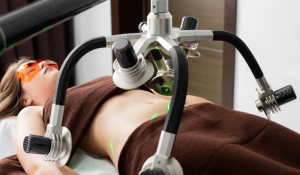 Non-surgical laser lipo treatment for fat reduction at Dr Roni HEALED retreat in Martha’s Vineyard